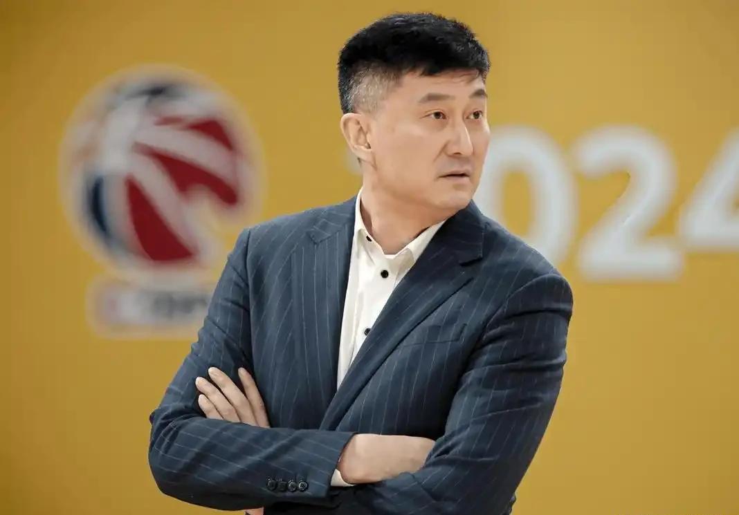 广东男篮官宣:杜锋朱芳雨重回宏远,二人分工大变,球迷欢呼不已